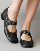 Black / 3