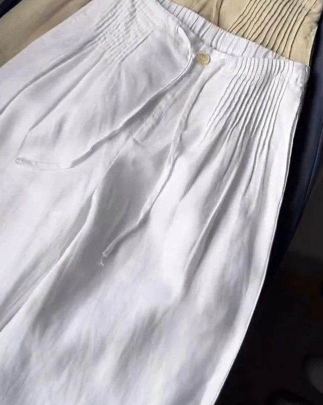 Livia | Women's Relaxed Wide Leg Pants with Elastic Waist for Casual Everyday Wear