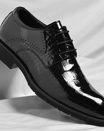 Men’s Black Patent Oxford Dress Shoes – Gloss Textured Finish with Lace-Up Closure