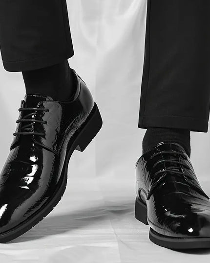 Men’s Black Patent Oxford Dress Shoes – Gloss Textured Finish with Lace-Up Closure