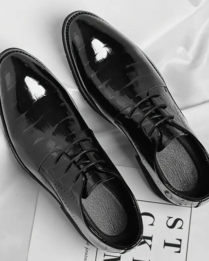 Men’s Black Patent Oxford Dress Shoes – Gloss Textured Finish with Lace-Up Closure