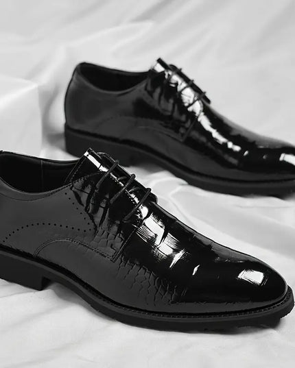 Men’s Black Patent Oxford Dress Shoes – Gloss Textured Finish with Lace-Up Closure