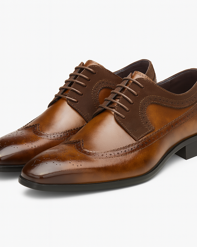 Men’s Brogue Oxford Shoes – Two-Tone Wingtip Design