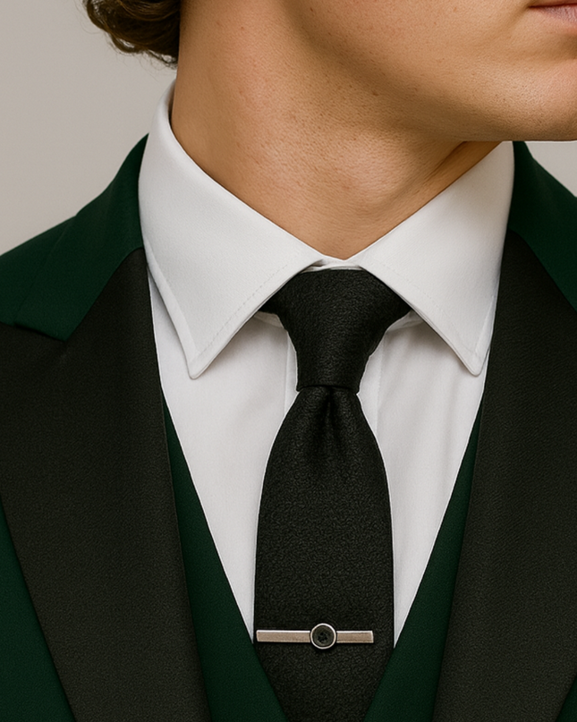 Men’s Dark Green Three-Piece Suit – Tailored, Contrast Lapel