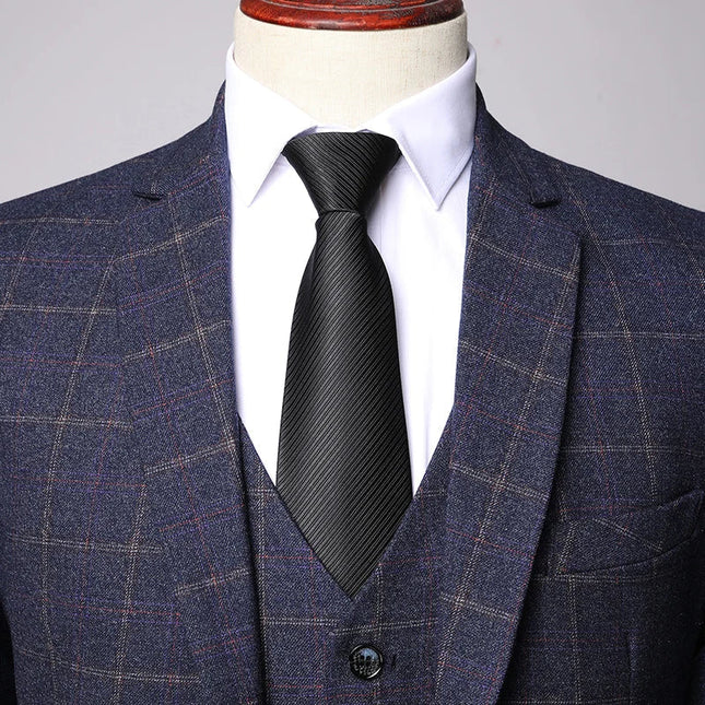 Men’s Three-Piece Suit – Classic Ensemble