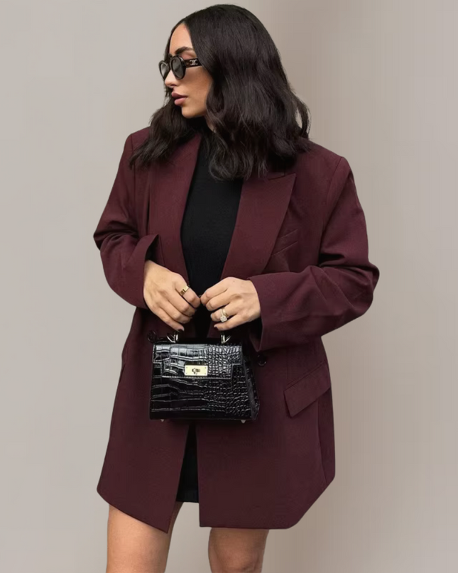 Women’s Tailored Burgundy Blazer – Refined Fit for Smart-Casual Looks
